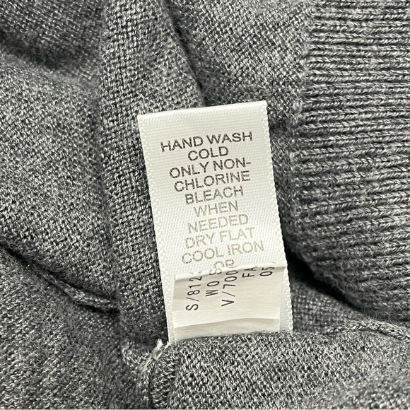 Banana Republic Luxury Blend Long Sleeve Gray Silk Cashmere Blend Sweater L - Picture 7 of 11